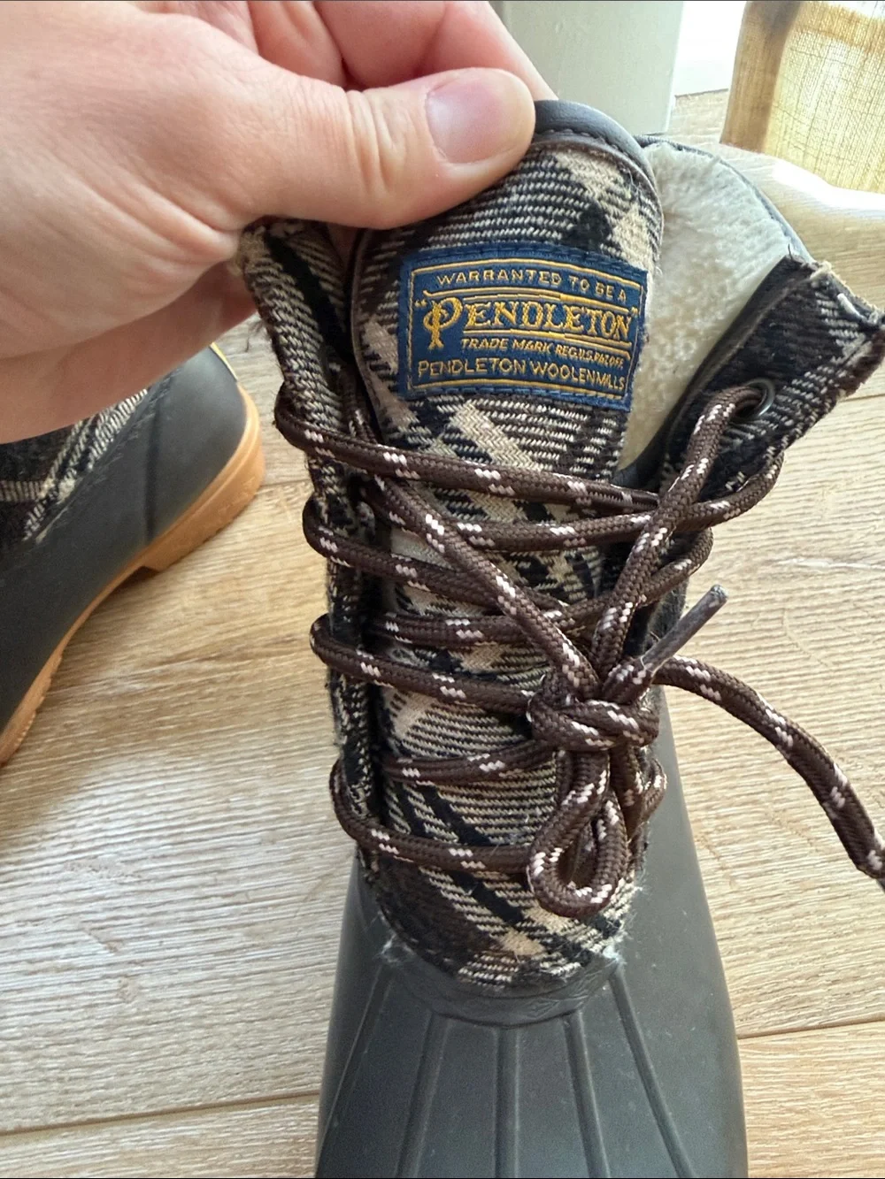 Pendleton Heritage Plaid Waterproof Black‎ and Brown Duck Boots Size 6